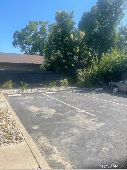 Building Photo - 447 Coffee Rd