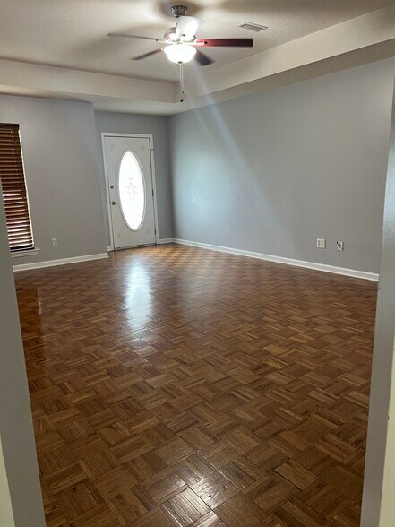 Building Photo - 412 Fulton Dr