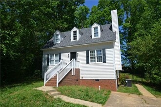 Building Photo - 804 Curtiss Dr