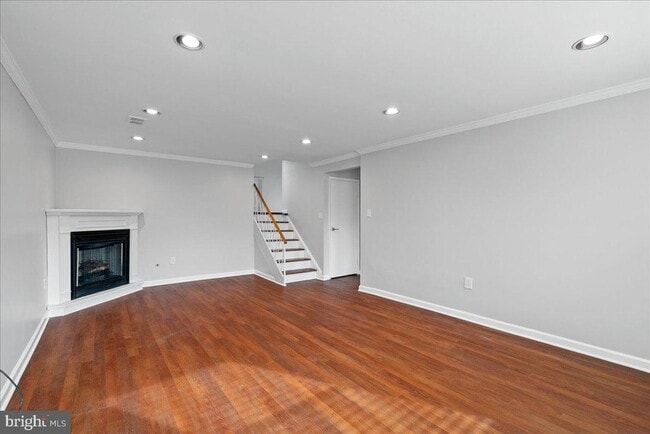 Building Photo - 7845 Brompton St