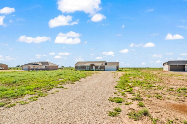 Building Photo - Country Living In Roosevelt ISD!