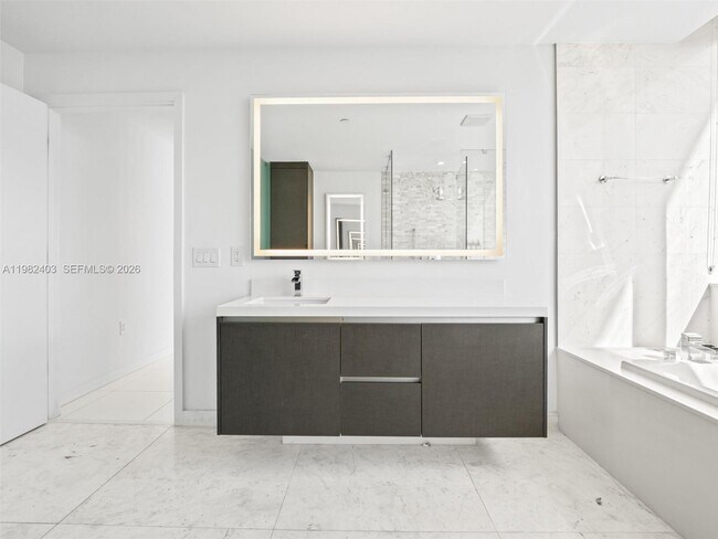 Building Photo - 851 NE 1st Ave