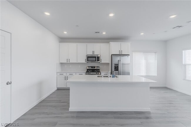 Building Photo - 9940 Kimura Hls Ave