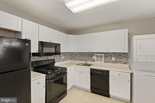 Building Photo - 3705 S George Mason Dr