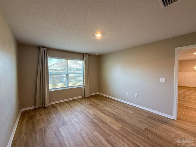 Building Photo - 9639 Angel Oak Dr