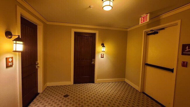Building Photo - Hidden Gem 5102