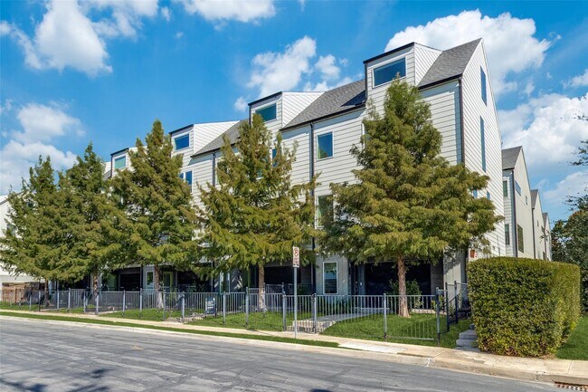 Building Photo - 1430 Grigsby Ave