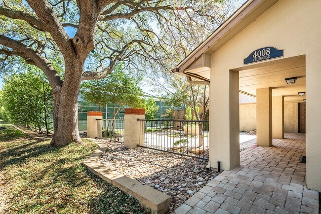 Building Photo - 4139 Rosser Square