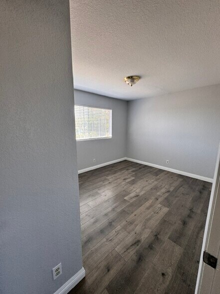 Building Photo - 14439 Rosecrans Ave