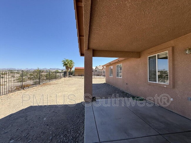 Building Photo - 1605 E Rinaldi Way