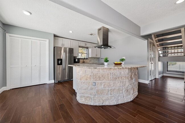 Building Photo - 17634 Huntersglen Cir