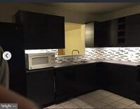 Building Photo - 185 Stirling Ct