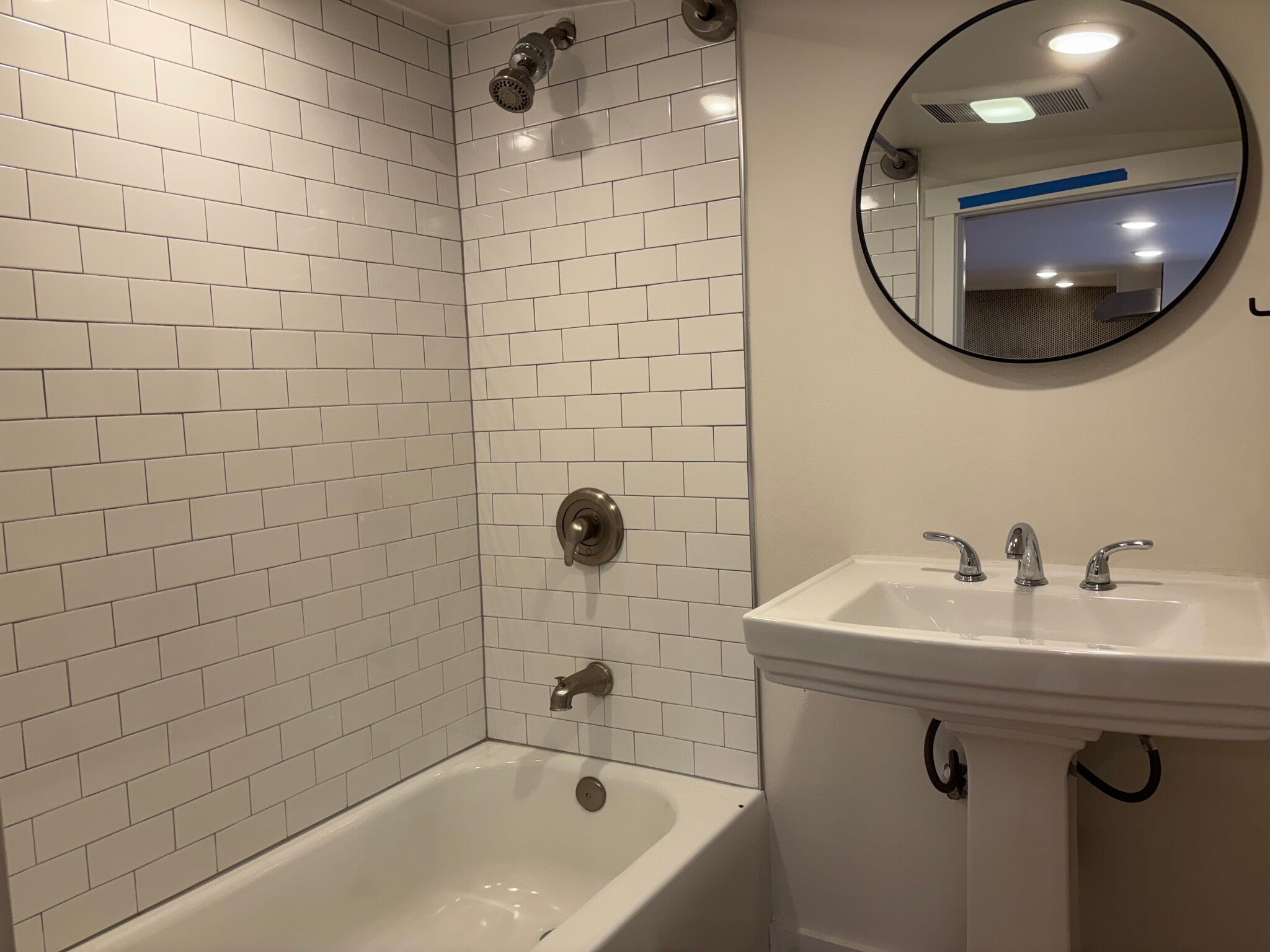 Building Photo - 2505 NE 140th St