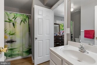 Building Photo - 8265 Glade Bank Dr