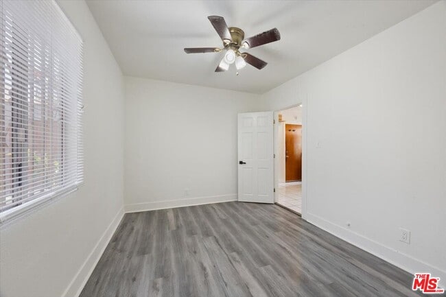 Building Photo - 2840 S Mansfield Ave