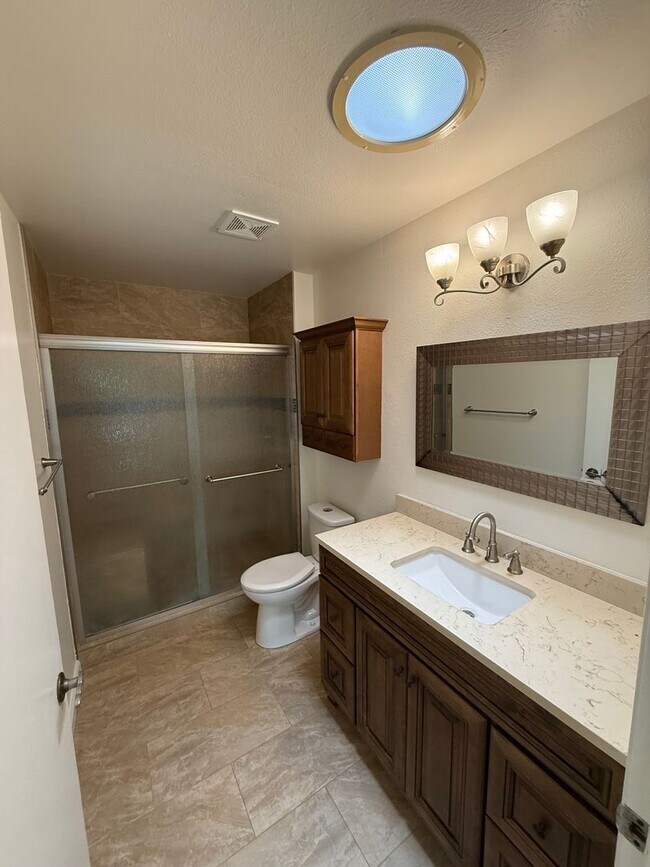 Building Photo - Two-Story 3 Bed, 3 Bath with Bonus Room in...