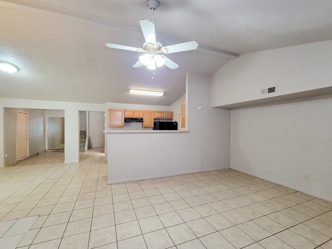 Building Photo - 17423 Ranch Country Rd