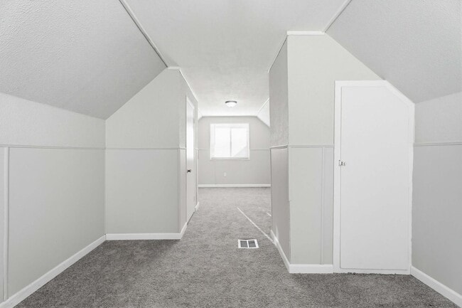 Building Photo - 14921 Myola Ave