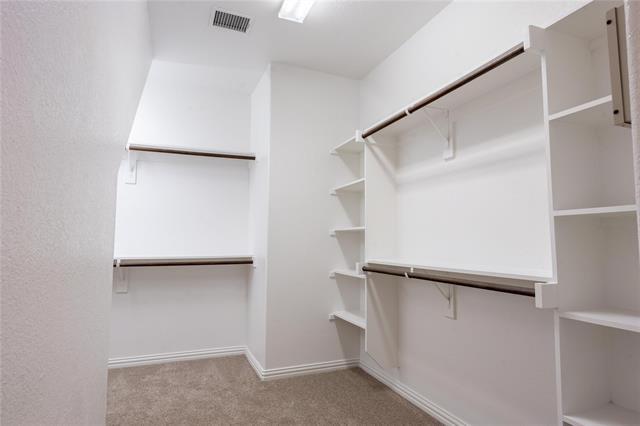 Building Photo - 1609 Clearwater Dr