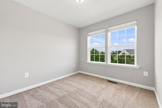 Building Photo - 25678 Pleasant Valley Rd