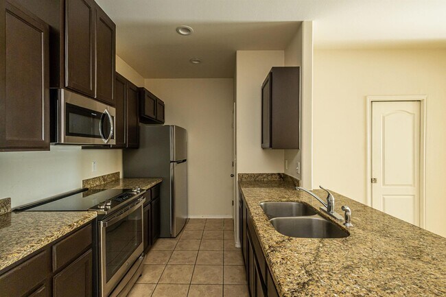 Building Photo - 108 Niagara Dr.