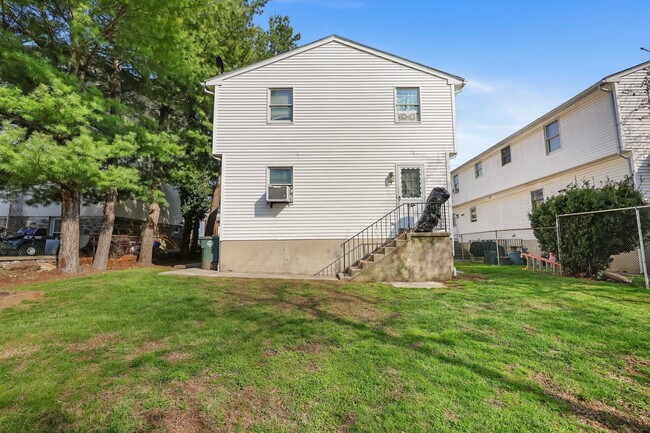 Building Photo - 114 Washington St