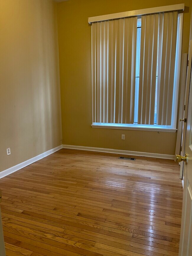 Building Photo - 1742 N 16th St