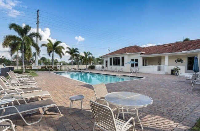 Building Photo - 11807 Bayport Ln