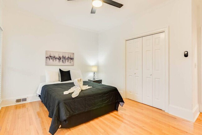 Building Photo - 1408 Aramore Dr SE