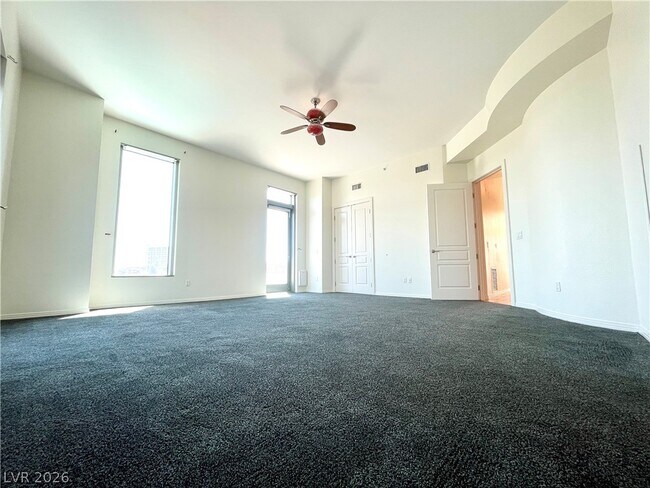 Building Photo - 360 E Desert Inn Rd