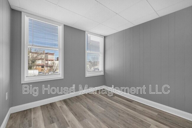 Building Photo - 1725 Hollins St