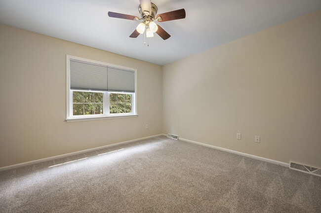 Building Photo - 176 Stoney Dr