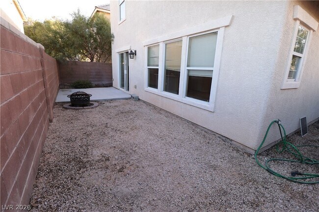 Building Photo - 5940 Feral Garden St