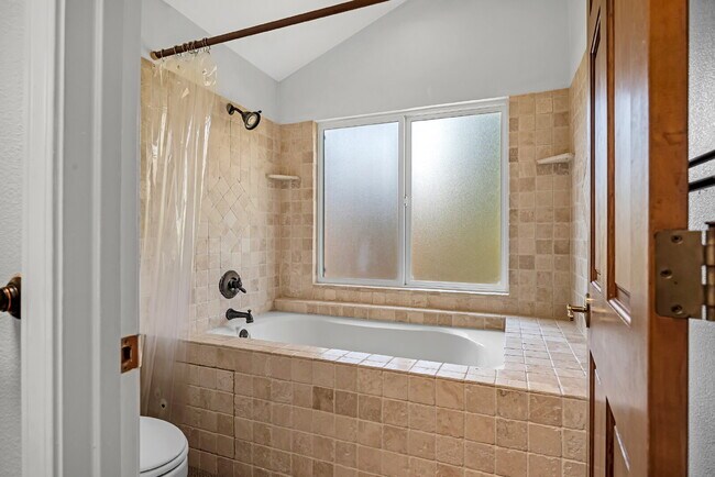 Building Photo - 2335 Benton Pl
