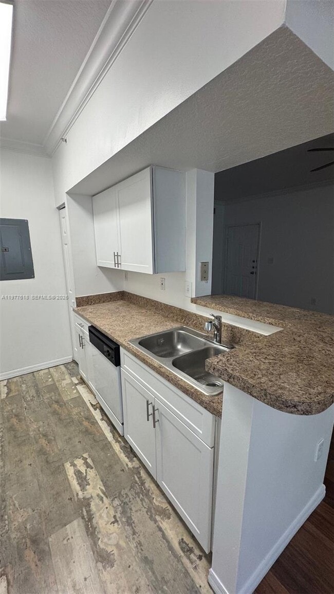 Building Photo - 131 SW 117th Ave