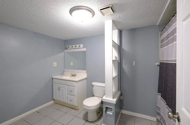 Building Photo - 504 Rahm St