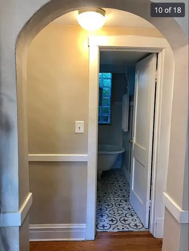 Bathroom centered between bedrooms and living room - 1524 Washington St