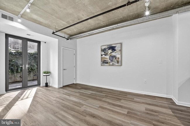 Building Photo - 1300 N St NW