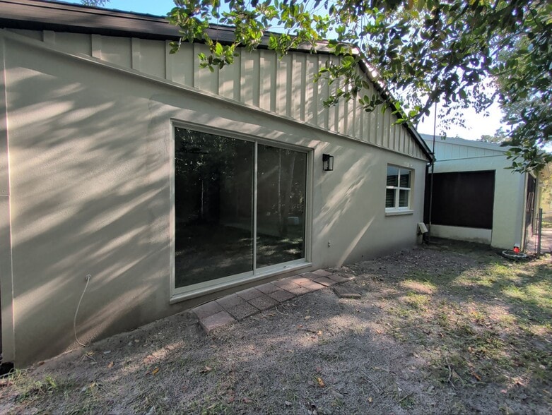 Building Photo - 7 Chinaberry Cir