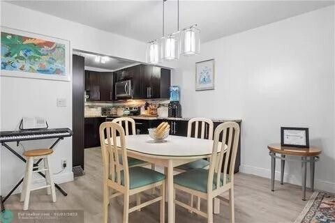 Building Photo - 6001 N Falls Cir Dr