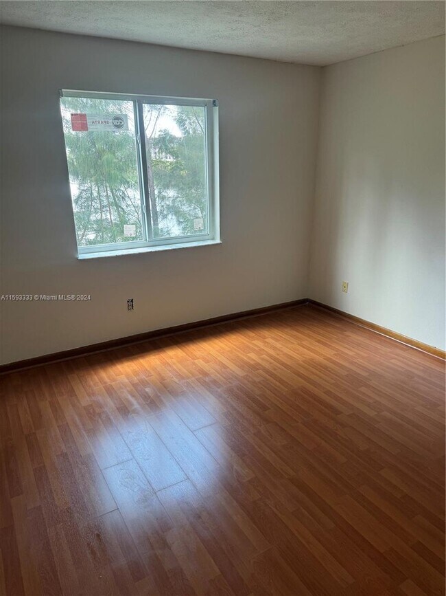 Building Photo - 14820 Naranja Lakes Blvd