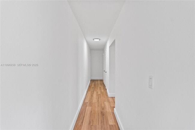 Building Photo - 361 E 39th St