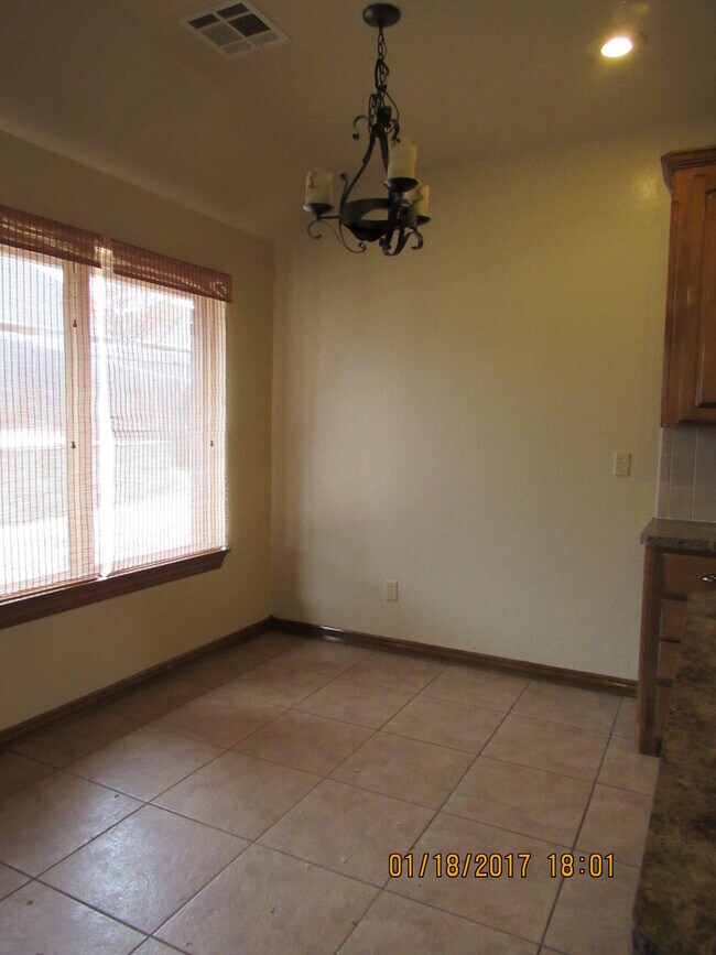 Building Photo - BEAUTIFUL HOME IN WOLFCREEK AREA!!!