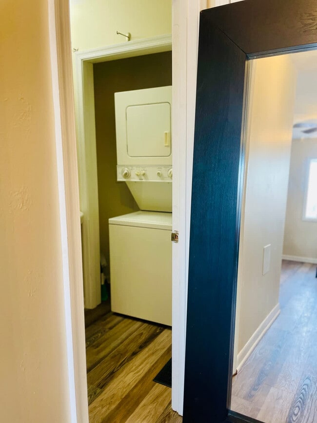 Building Photo - 14380 Calvert St