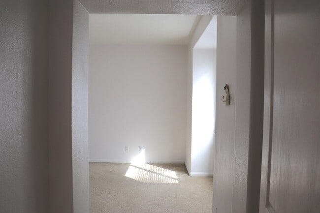 Building Photo - 2346 E Early Ave