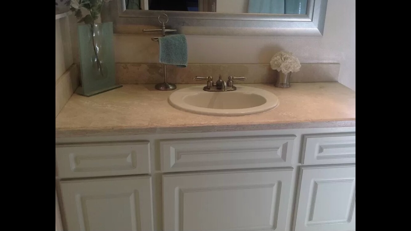 2nd bathroom - 1101 Heatherview Dr