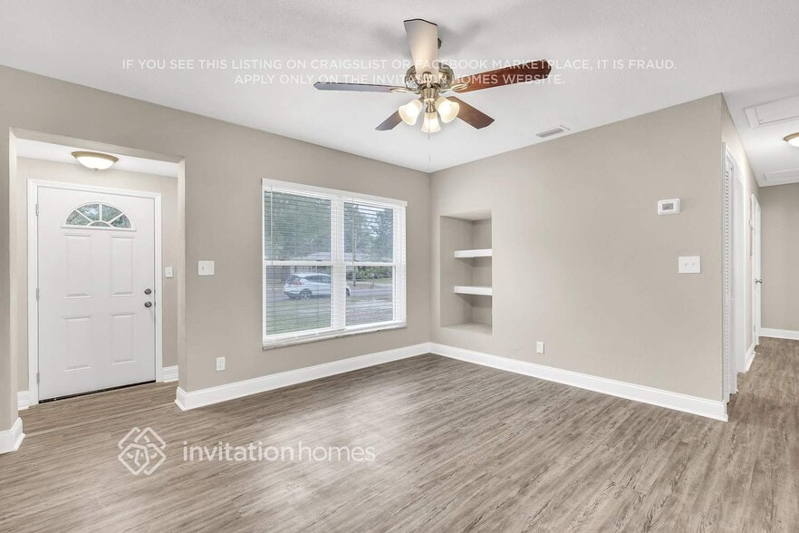 Building Photo - 425 Hayton Ave