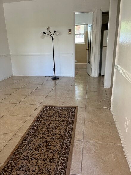 Building Photo - 728 SE 19th Ave