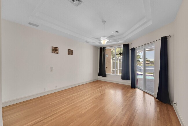 Building Photo - 6419 NW 99th Dr