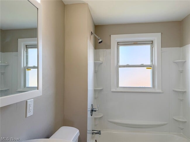 Building Photo - 642 Broadway